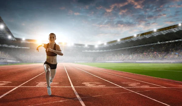 Carrera de atletas. Medios mixtos — Foto de Stock