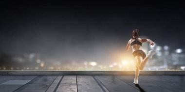 Koşmak sporcumuz yarışı. Karışık teknik