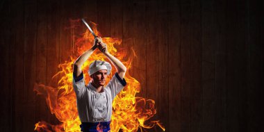 O, yemek pişirmeye deli oluyor. Karışık ortam