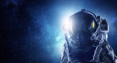 Astronot öncü araştırma yapıyor. Karışık teknik