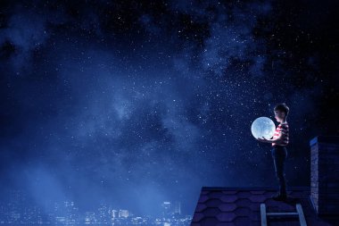 Çocuksu tatlı rüyalar. Karışık ortam