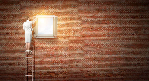 Fenster zum Erfolg. Gemischte Medien — Stockfoto