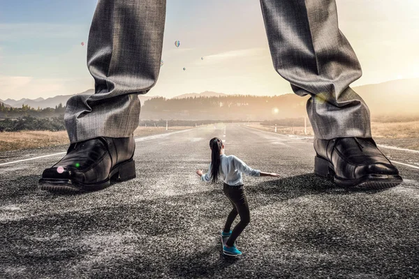 E 'uno skateboarder figo. Mezzi misti — Foto Stock