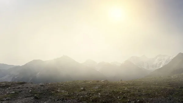 Montagna paesaggio pittoresco. Mezzi misti — Foto Stock