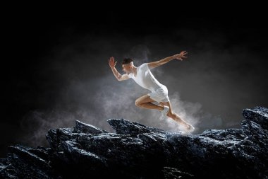 Sporcu çalışan yarış. Karışık teknik