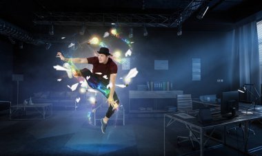 Onun dünya danstır. Karışık teknik