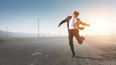 Sanal gerçeklik hissediyorum. Karışık teknik