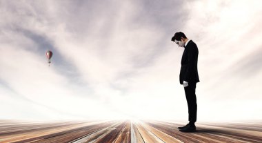 Genç adam MIME. Karışık teknik