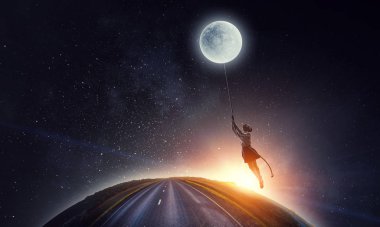 Kız ay tutar. Karışık teknik