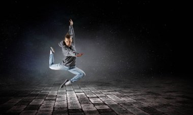 Dans tutkusu var. Karışık teknik