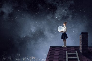 Çocukça tatlı rüyalar. Karışık teknik