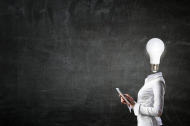 Fikirler kafa dolu. Karışık teknik