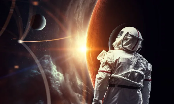 Raumfahrer und Planeten abstraktes Thema — Stockfoto