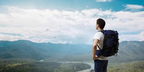 Young traveler exploring the world concept — Stock Photo, Image