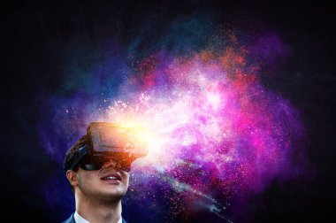 Sanal gerçeklik deneyimi. Geleceğin teknolojileri. Karışık ortam