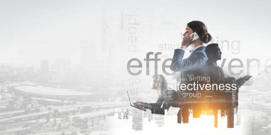 İş adamları ve teknoloji. Karışık ortam