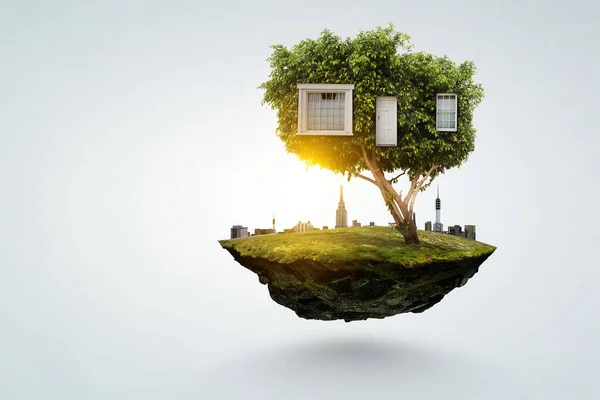 Маленький эко-дом на зеленой траве — стоковое фото