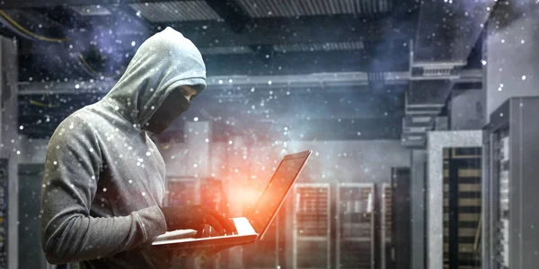 Hacker jacht op crypto valuta — Stockfoto