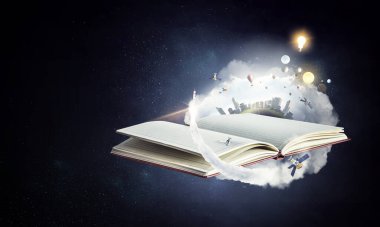 Uzay fantezi arka planında boş bir defter aç