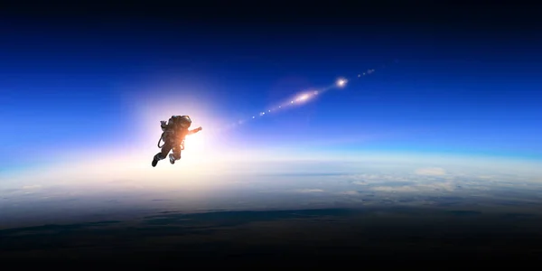 Astronauta no espaço na órbita do planeta. — Fotografia de Stock