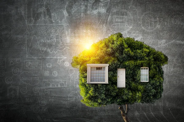 Casa verde como símbolo da ecologia — Fotografia de Stock