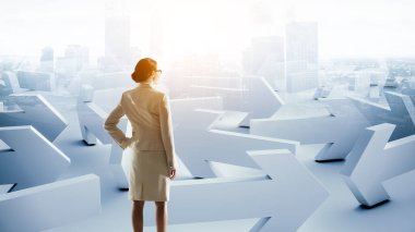 İş kadını ve labirent. Karışık ortam