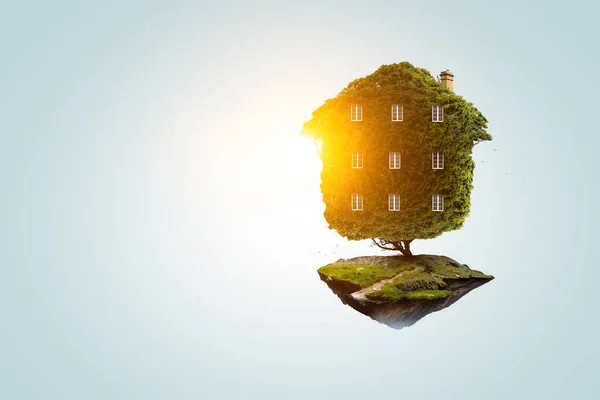 La maison verte comme symbole de l'écologie — Photo