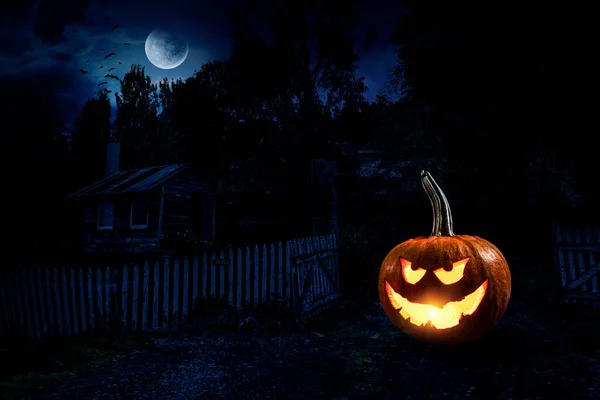 Immagine spettrale di Halloween. Mezzi misti — Foto Stock