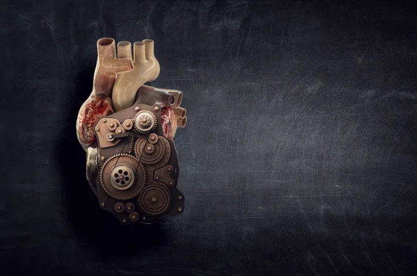 Obraz ludzkiego serca wykonanego z elementów metalowych — Zdjęcie stockowe