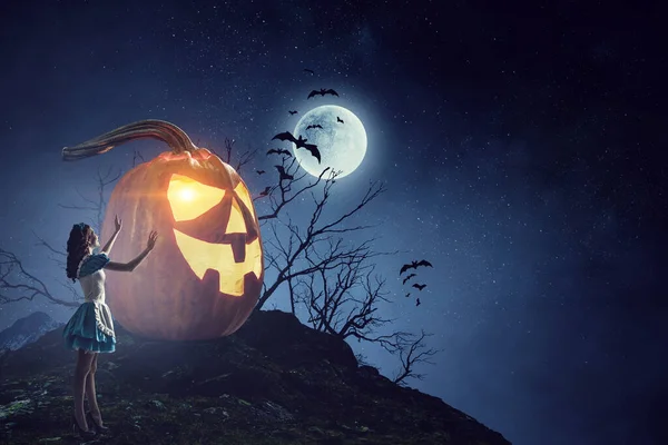 Imagen espeluznante de Halloween. Medios mixtos —  Fotos de Stock