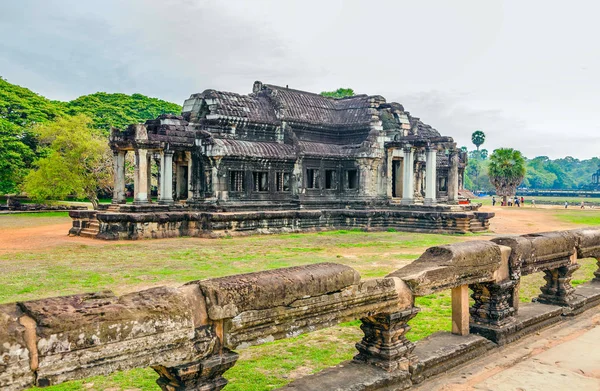 The temple complex of Angkor Wat in Cambodia. — Stock Photo, Image