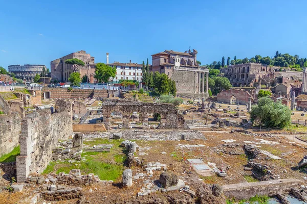 De ruïnes van het oude rome. — Stockfoto