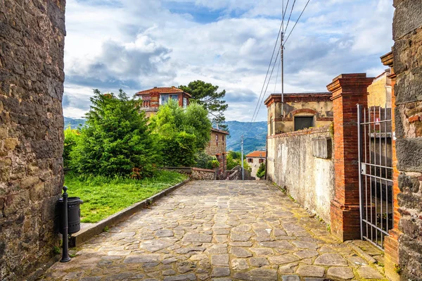 İtalyan şehir, Montecatini Alto. Şehir manzarası.