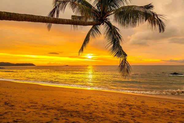 Tropical Sunset. Khao Lak. Thailand. — Stock Photo, Image