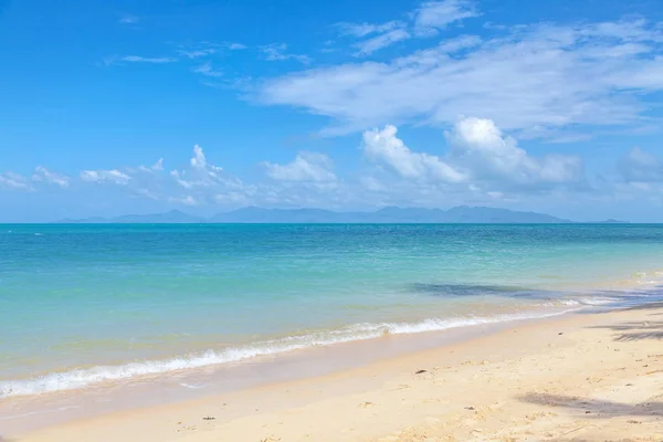 Tropisch strand op Koh Samui in Thailand. Rechtenvrije Stockafbeeldingen