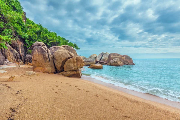 Amanhecer na praia de Coral Cove. Koh Samui, Tailândia . — Fotografia de Stock