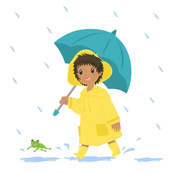 かわいいアフリカ系アメリカ人の男の子が黄色のレインコートを着て 雨の下を歩く緑の傘を持って 彼の前でジャンプカエルと一緒に — ストックベクタ