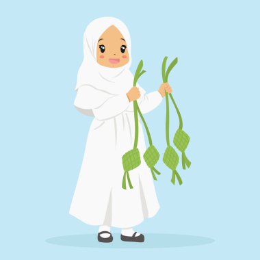 Beyaz elbiseli ve tesettürlü mutlu Müslüman kız elinde ketupla Ramazan ayını kutluyor..