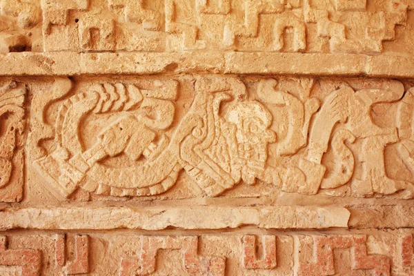 Fond grunge avec texture stuc et sculpture en bas-relief de — Photo