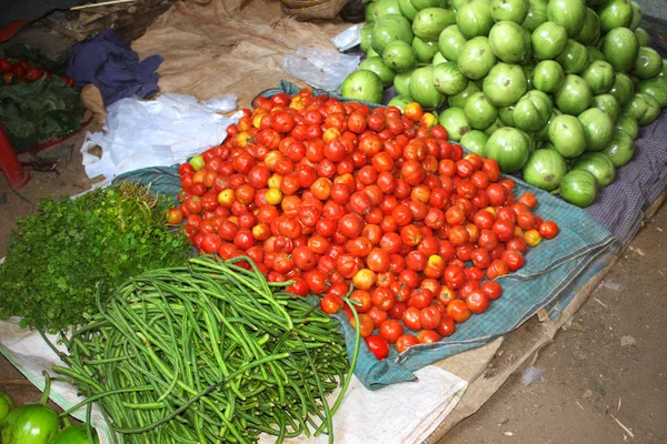 Hortalizas frescas en el mercado matutino, Myanmar (Birmania ) — Foto de Stock