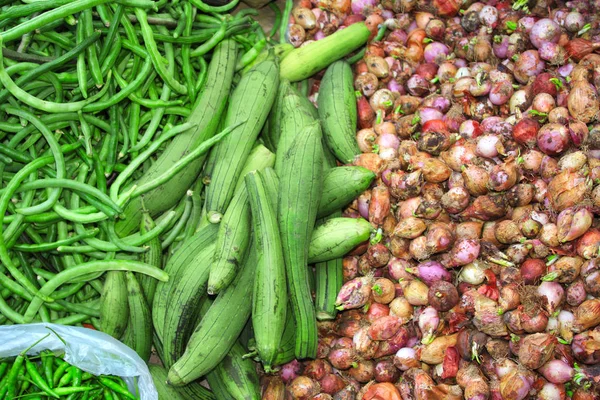 Hortalizas frescas en el mercado matutino, Myanmar (Birmania ) — Foto de Stock