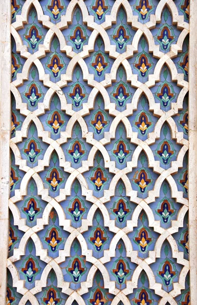 Detalhe da parede de mosaico em Mesquita Hassan II, Casablanca, Marrocos — Fotografia de Stock