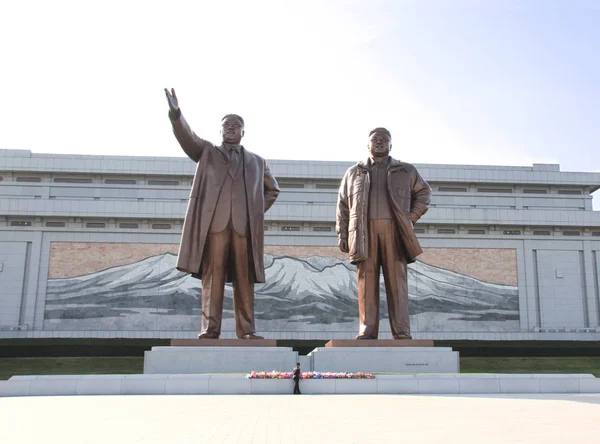 平壤, 北朝鲜, 2017年9月14日: 大纪念碑万寿 — 图库照片