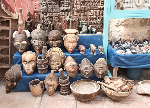 Traditional moroccan souvenirs on souk in Essaouira, Morocco, Af — Stock Photo, Image