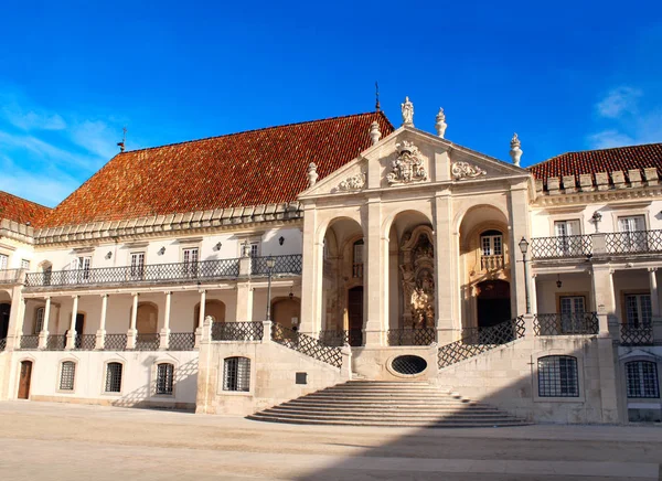 Entrada de la Universidad de Coimbra, Portugal — Foto de Stock