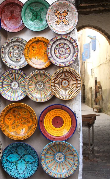 Traditional moroccan souvenirs on souk in Essaouira, Morocco, Af — Stock Photo, Image