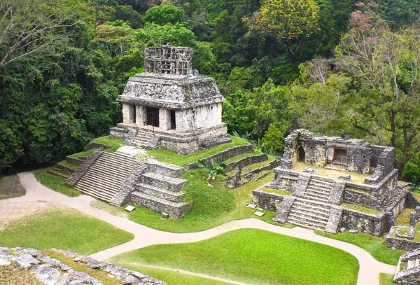 クロス グループは、パレンケ, チアパス州, メキシコの寺院の遺跡 — ストック写真