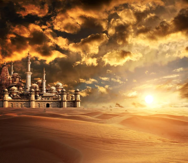 A fabulous lost city in the desert — Stock Photo, Image