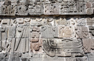 İle bir Kızılderili kabile reisi, Xochical oyma kısma