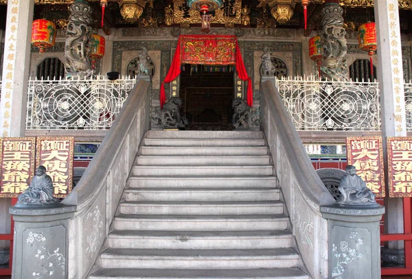 Entrada en templo de Khoo Kongsi, Georgetown, Penang, Malasia —  Fotos de Stock